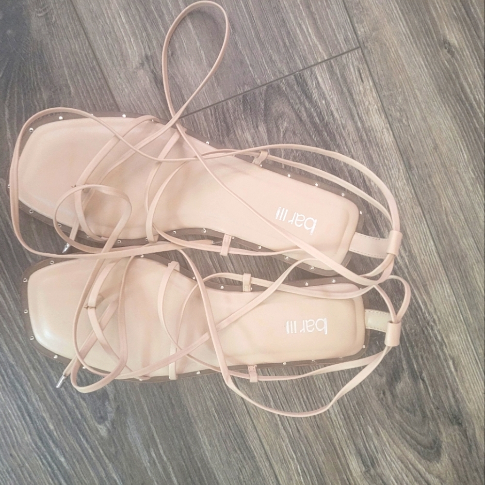 NWT Bar III Gladiator Sandals in beige size 8